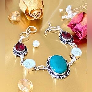 Green Onyx, Shiva Eye Shell And Garnet Handcrafted Bracelet